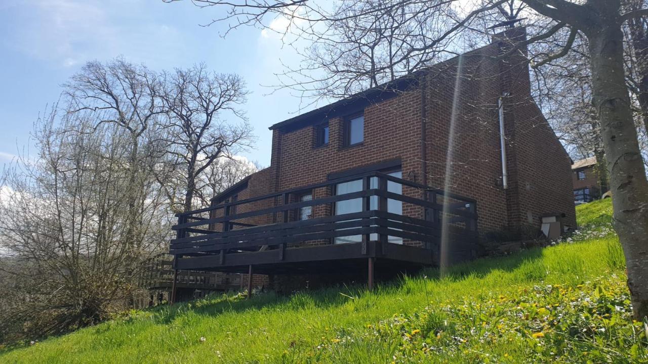 La Cabane D'Helie - Cottage En Pleine Foret - Domaine Du Bonsoy Hastiere-par-dela المظهر الخارجي الصورة